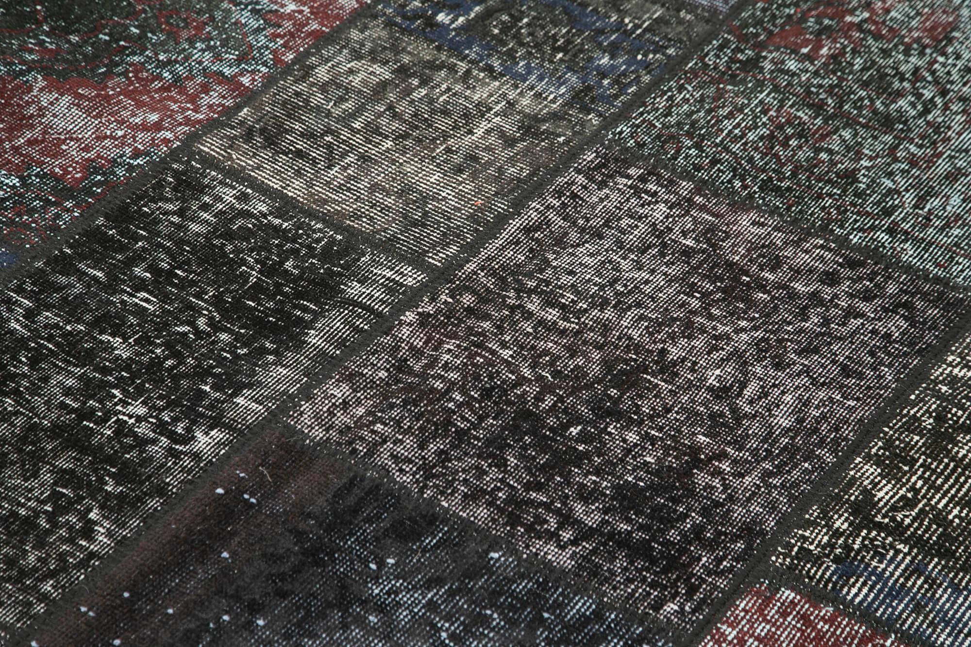 6 x 8 Black Patchwork Rug - 2650