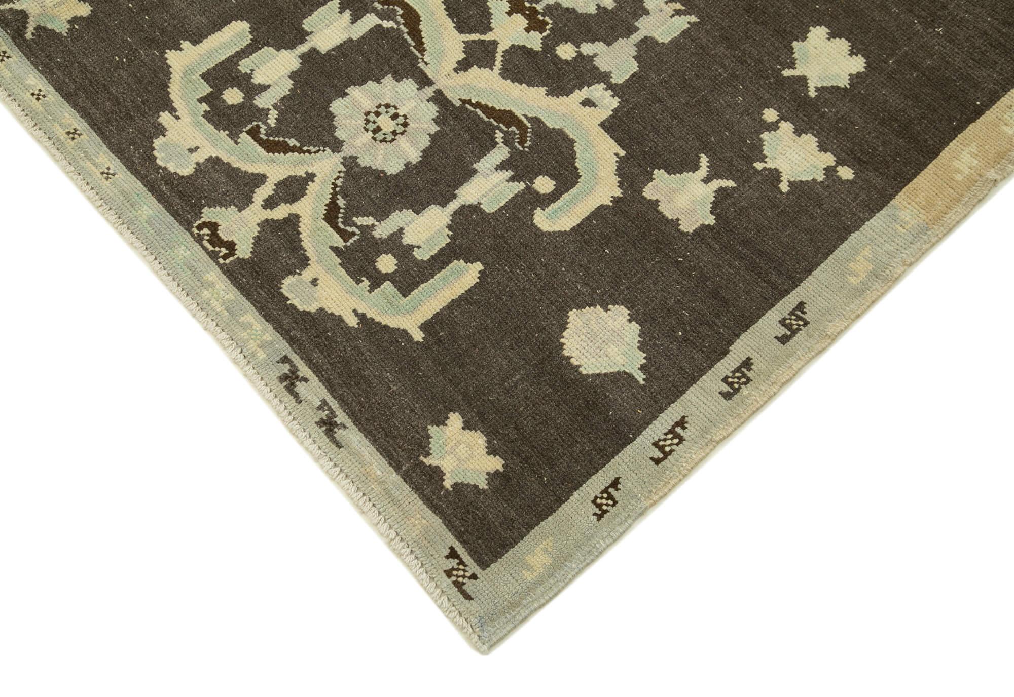 5 x 9 Brown Vintage Anatolian Rug - 2696