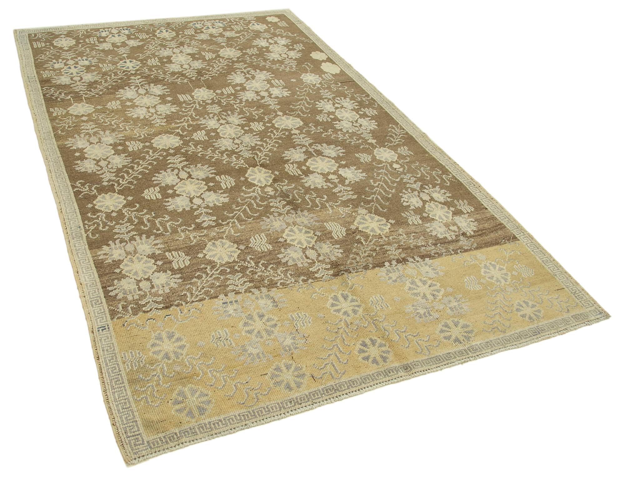 5 x 8 Beige Vintage Anatolian Rug - 2697