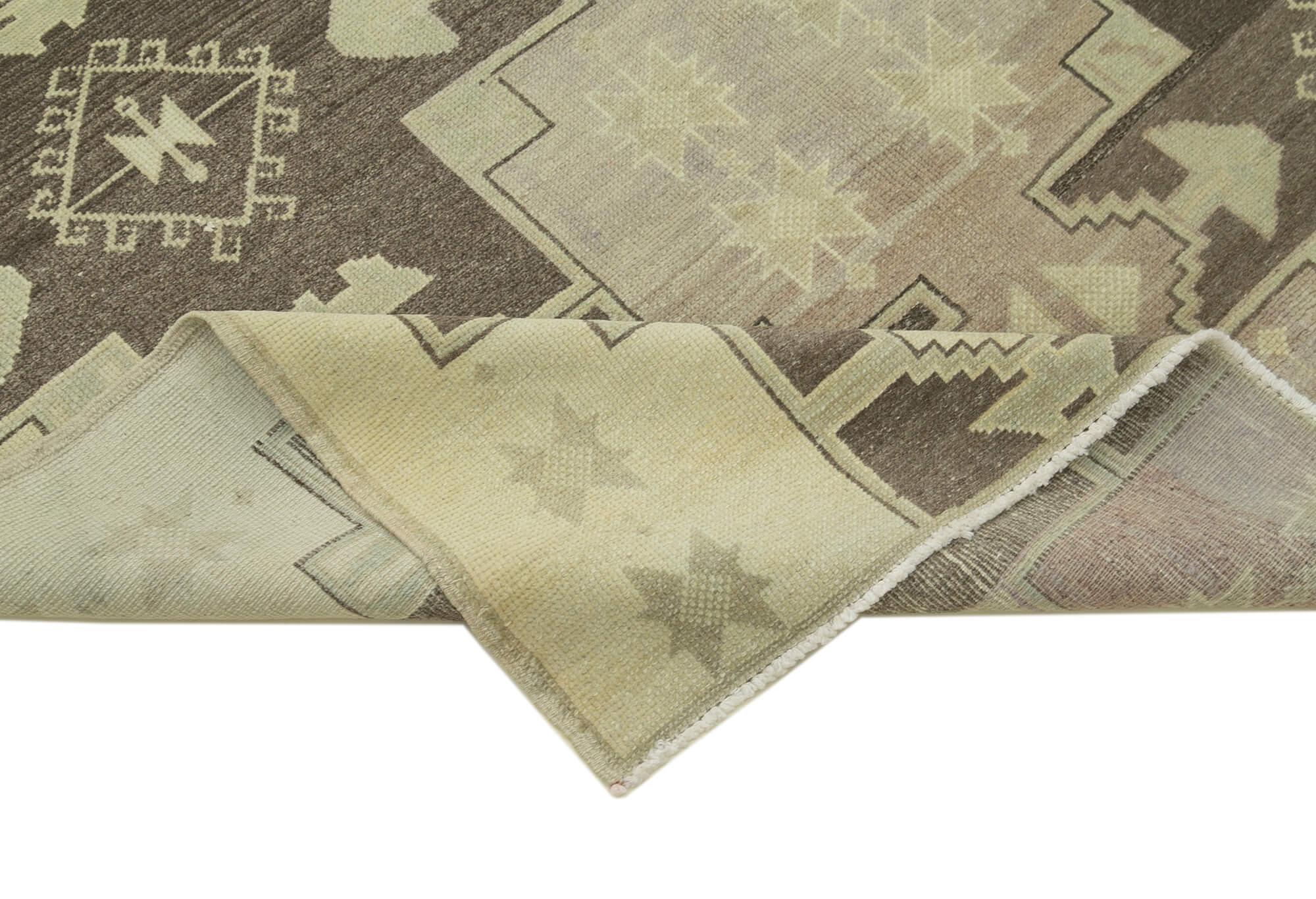 5 x 9 Beige Vintage Anatolian Rug - 2704