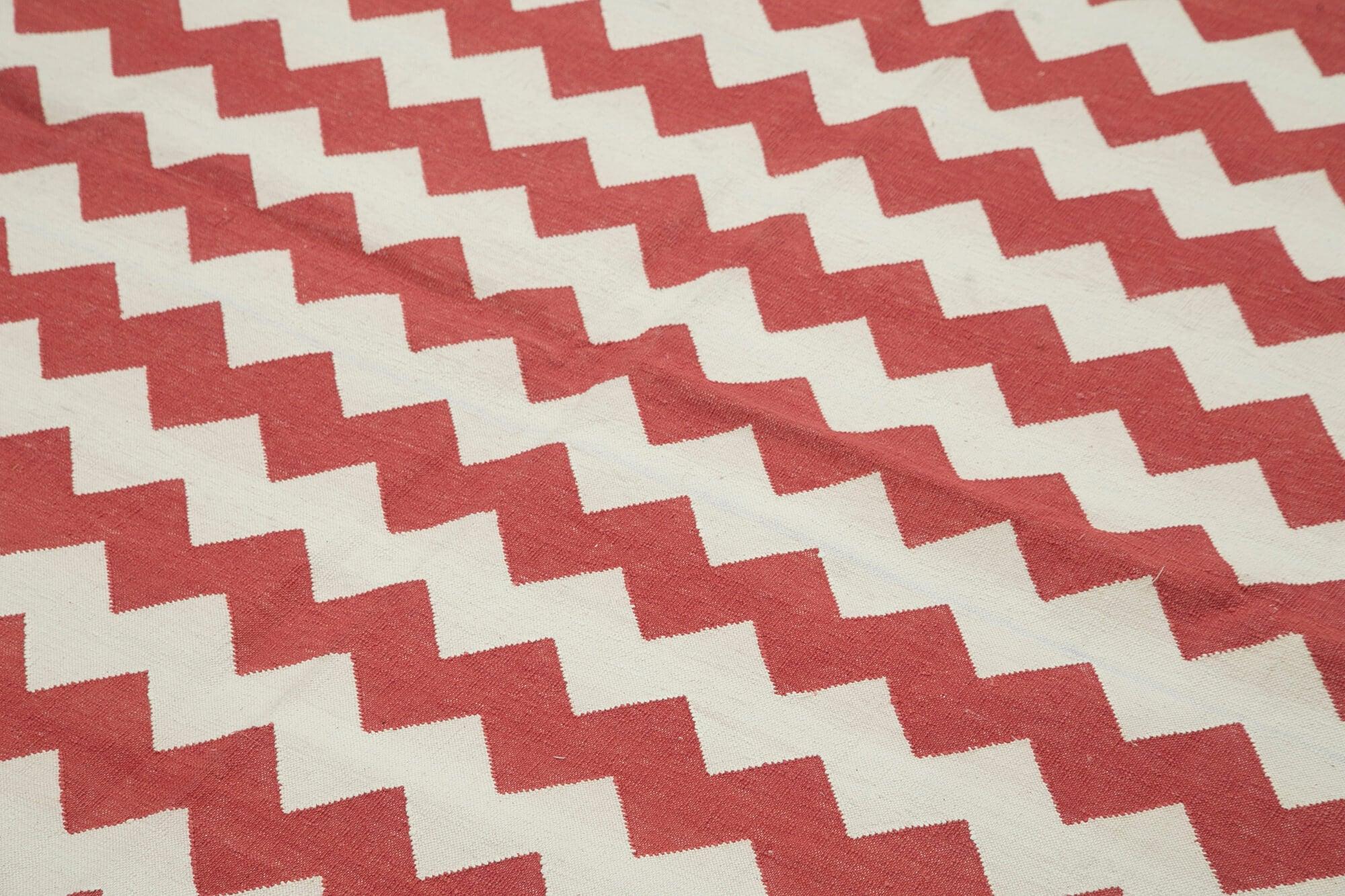 6 x 9 Red Dhurrie Rug - 2800