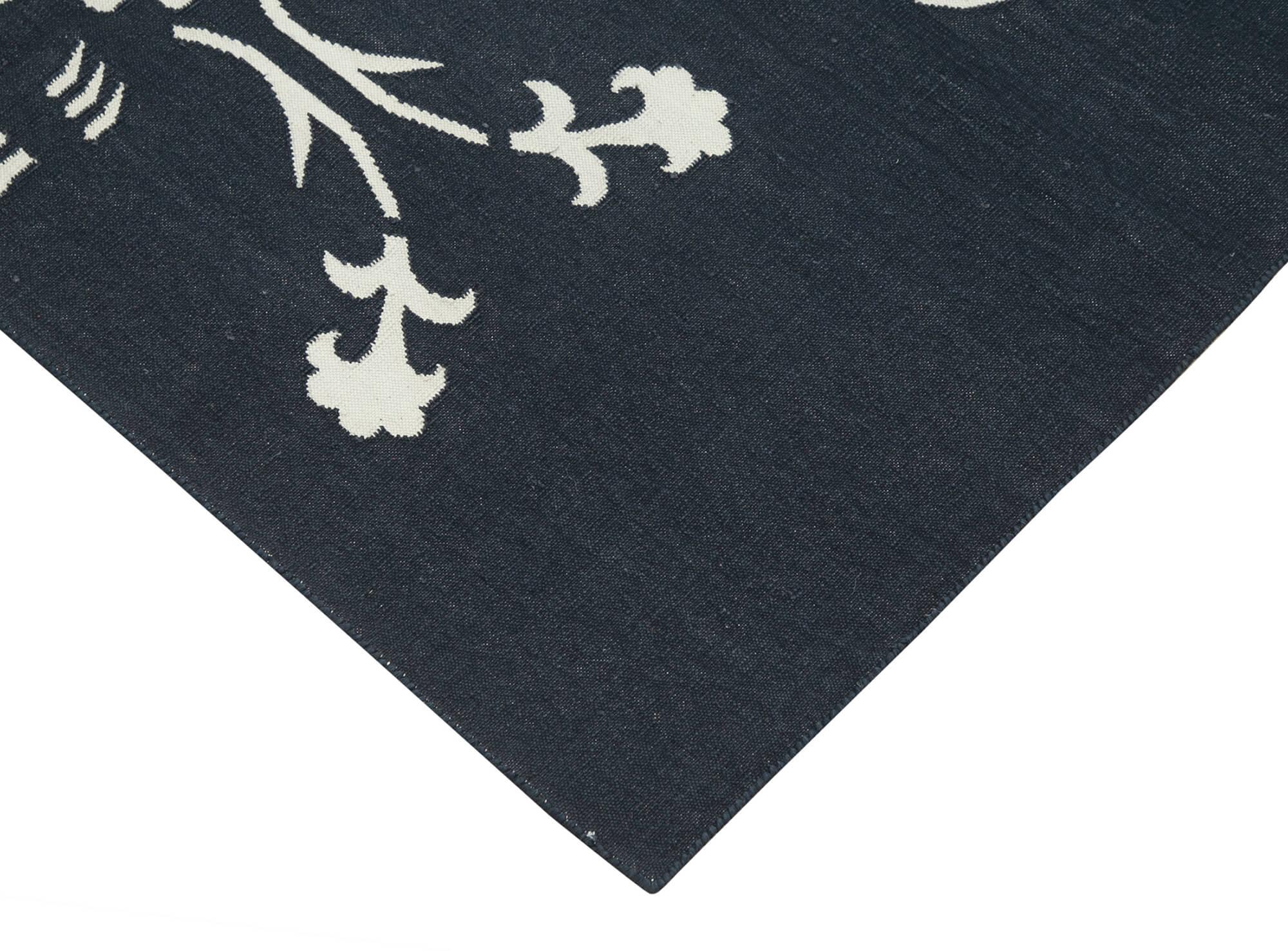 4 x 6 Black Dhurrie Rug - 2911