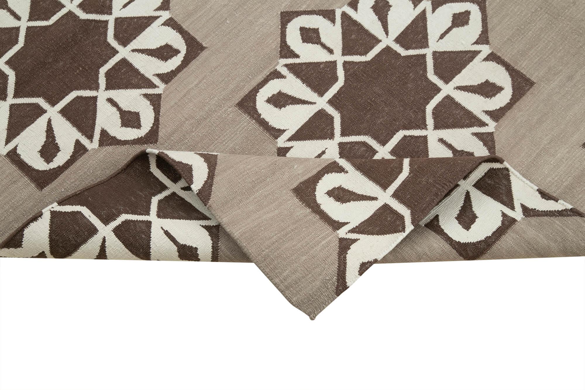 4 x 5 Brown Dhurrie Rug - 2929