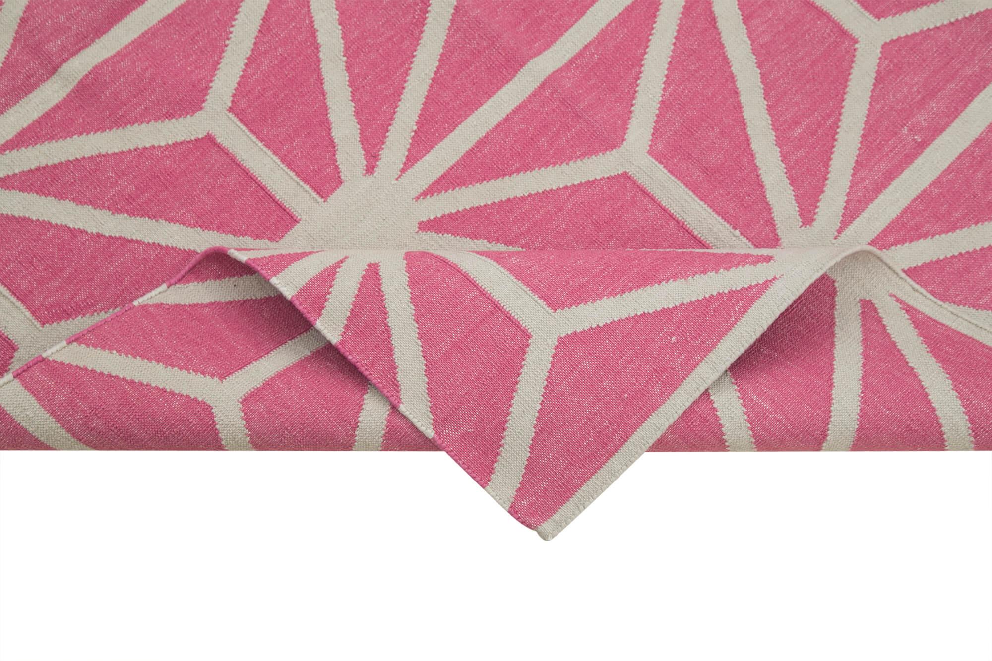 4 x 5 Fuchsia Dhurrie Rug - 2930