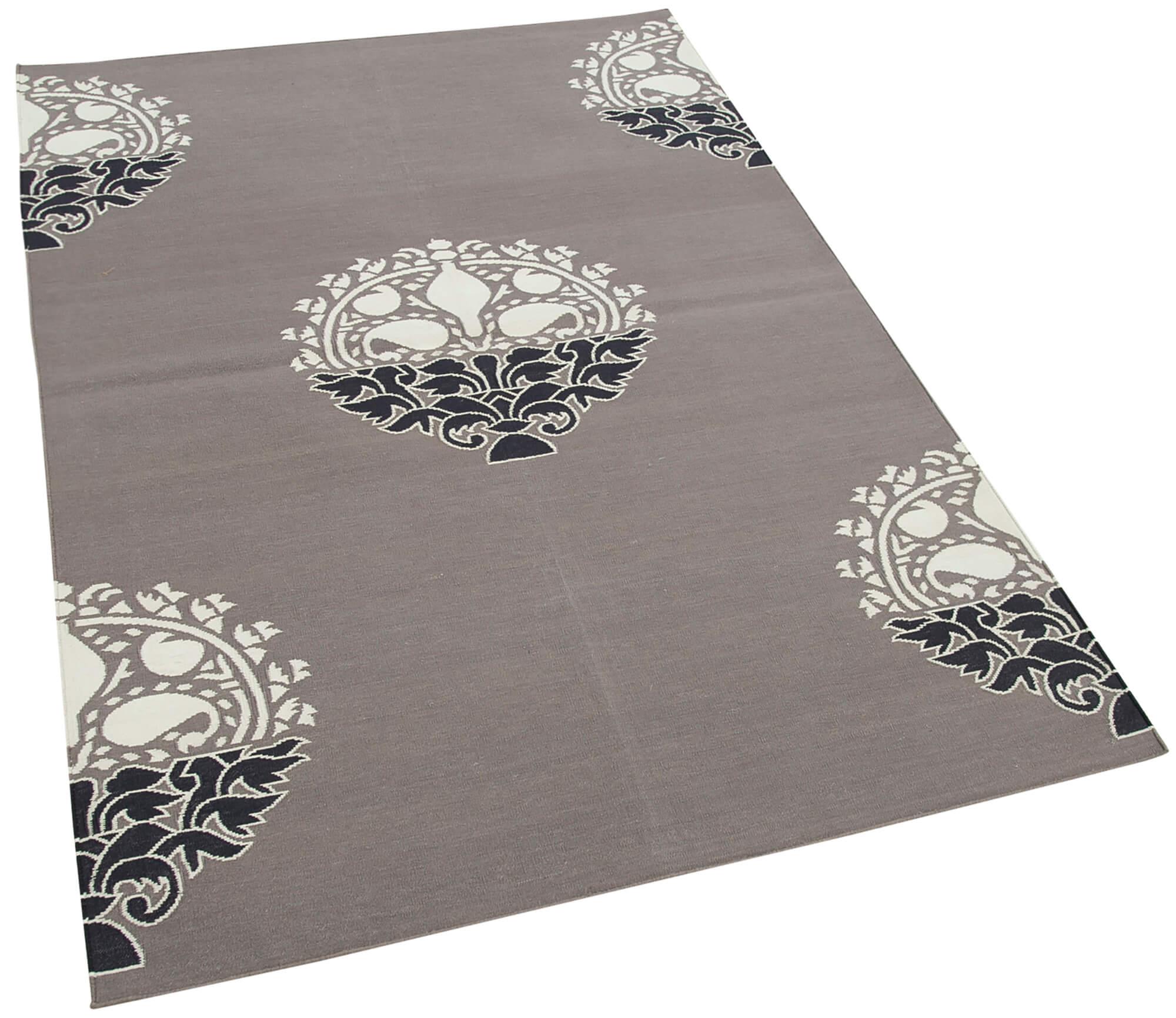 4 x 5 White Dhurrie Rug - 2936