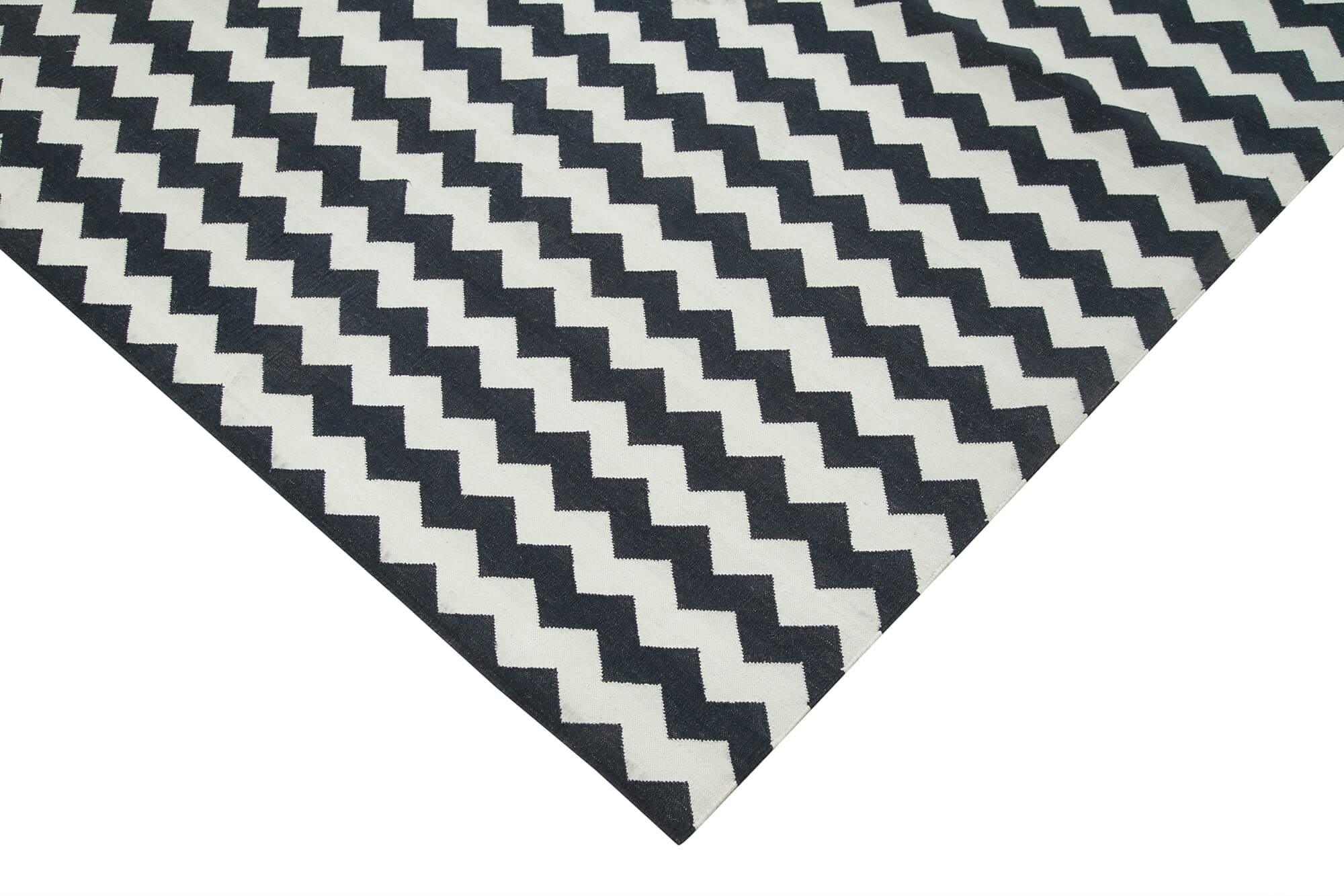 10 x 14 Black Dhurrie Rug - 3064