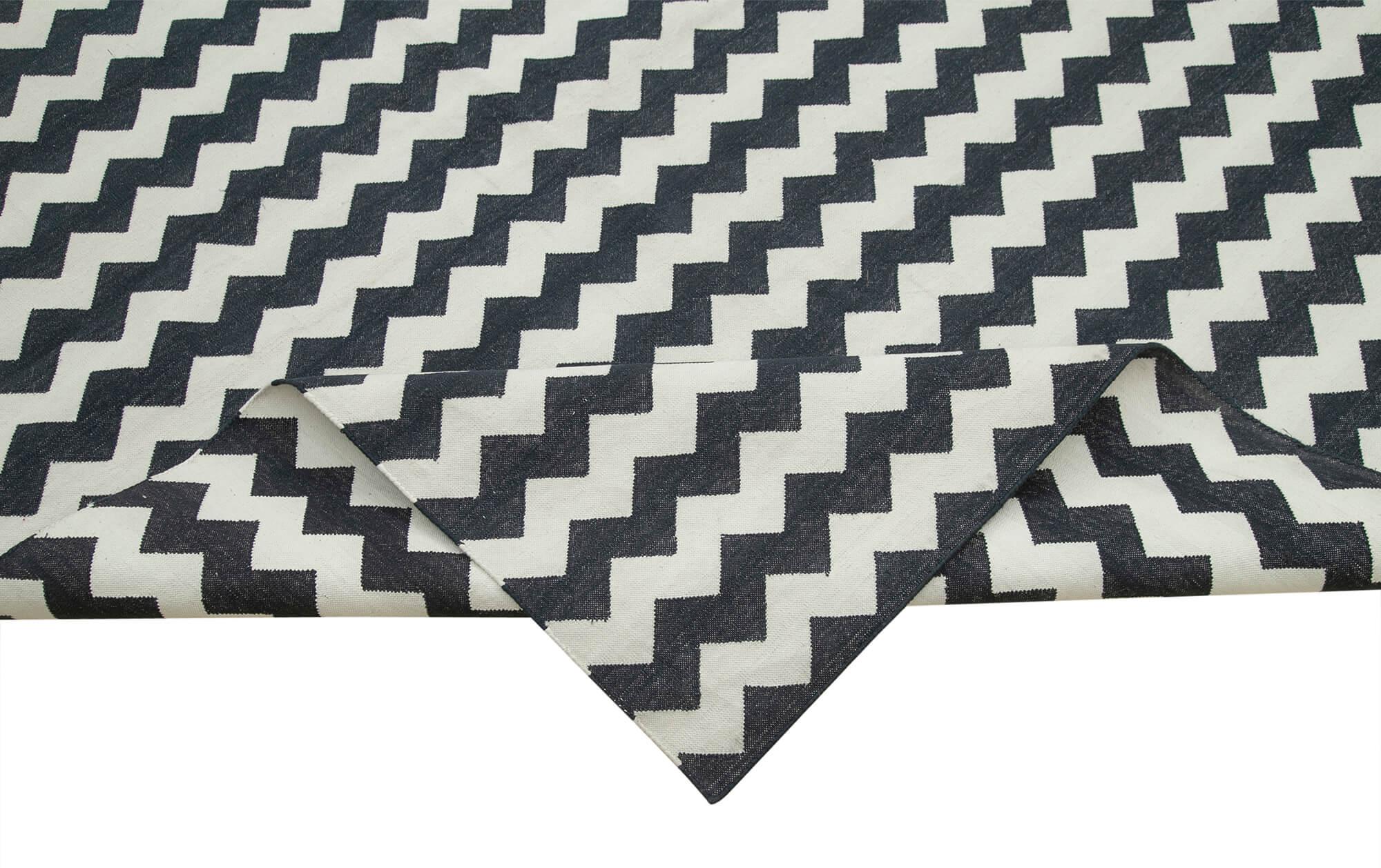 10 x 14 Black Dhurrie Rug - 3064