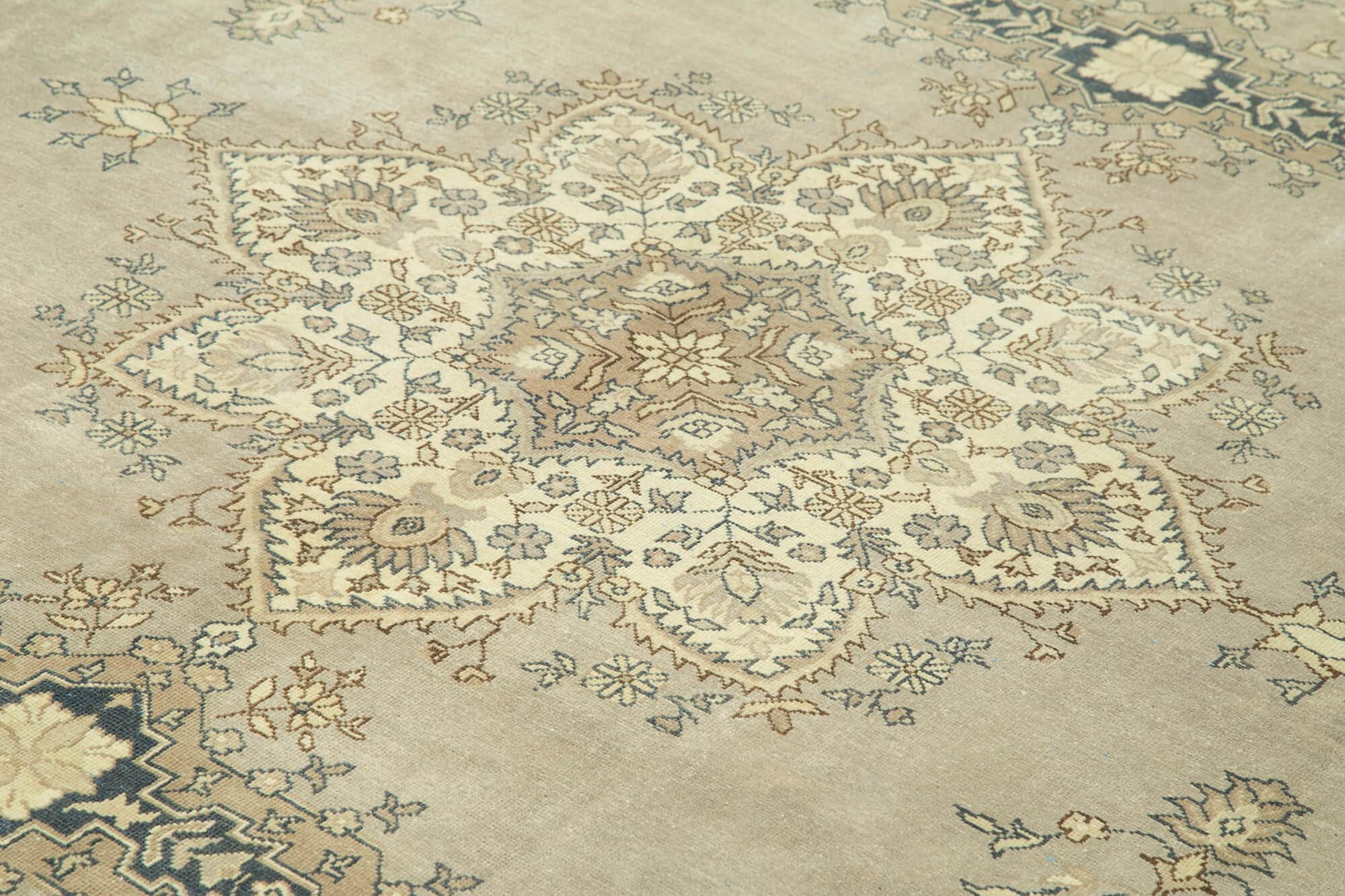 9 x 12 Beige Vintage Large Area Rug - 3787