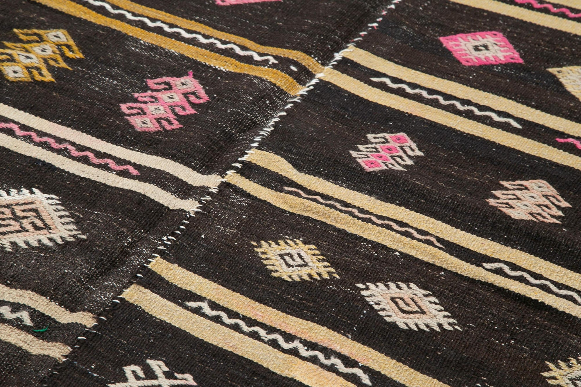 6 x 9 Brown Vintage Turkish Kilim Rug - 3819