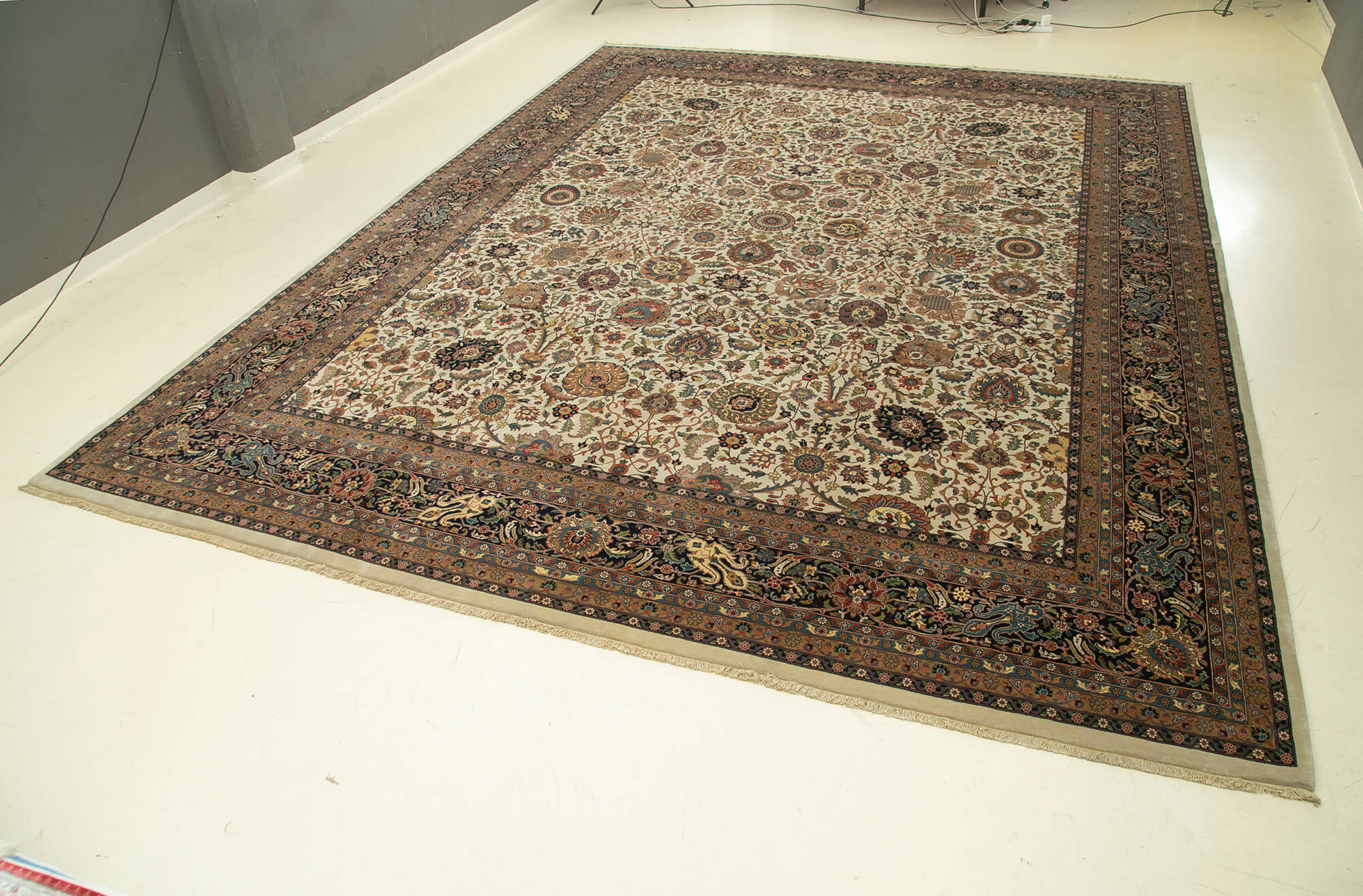 14 x 18 Beige Oushak Rug - 4905