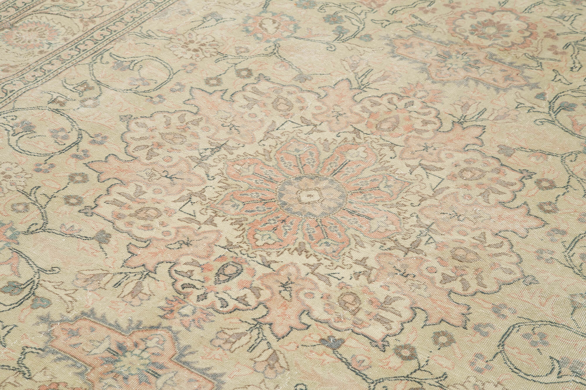 6 x 9 Beige Vintage Rug - 4937