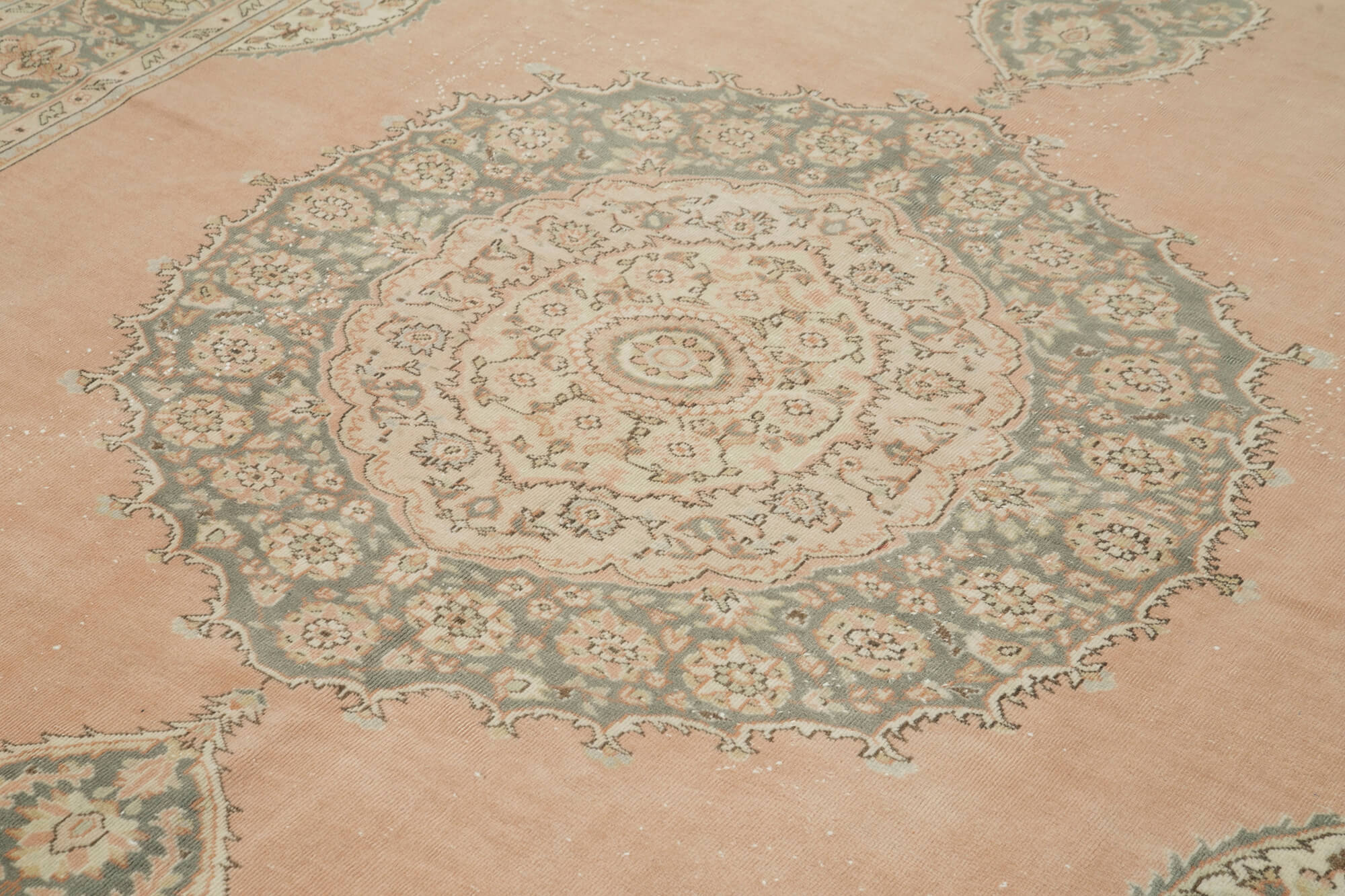 7 x 10 Beige Vintage Rug - 4942