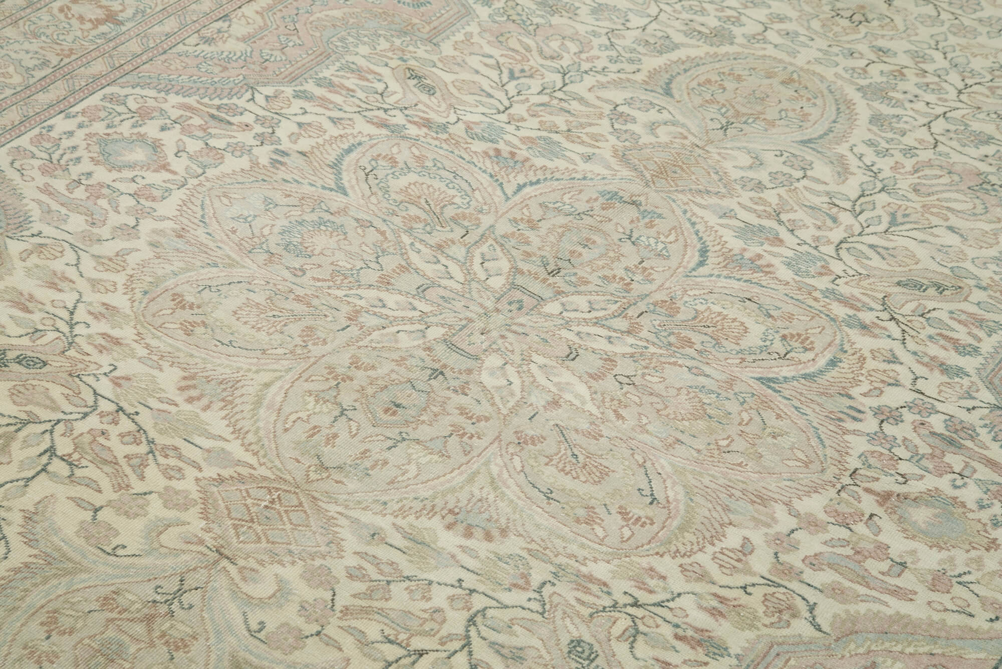 6 x 10 Beige Vintage Rug - 4944