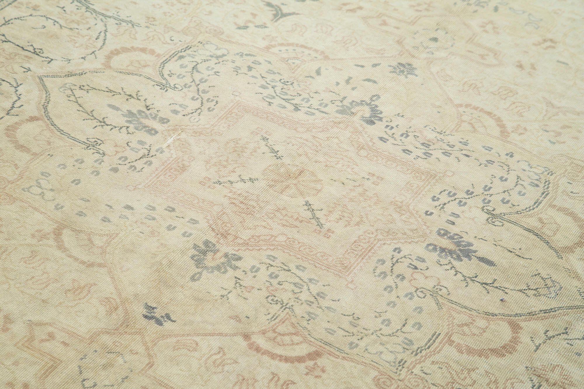 6 x 10 Beige Vintage Rug - 4998