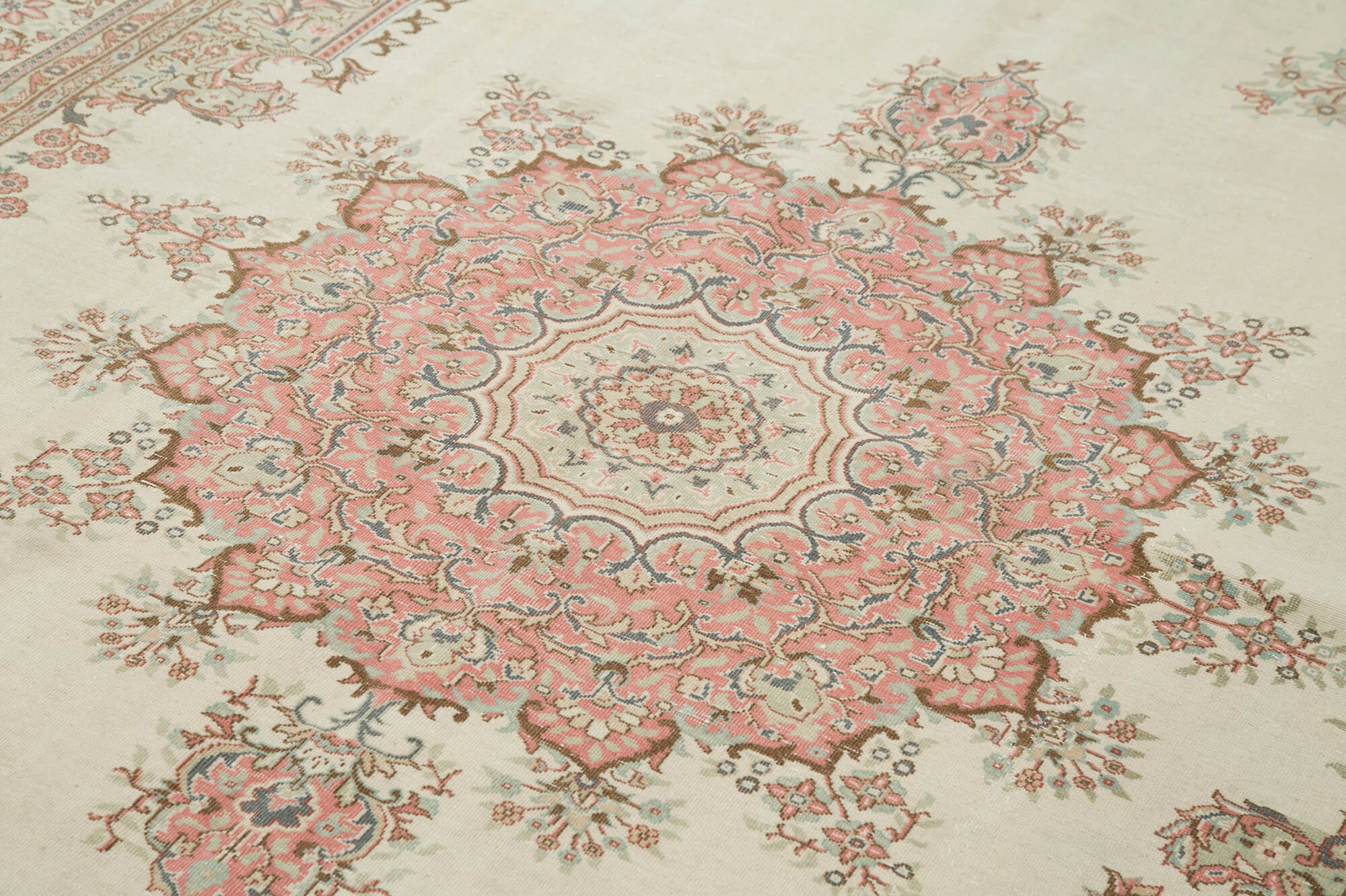 7 x 10 Beige Vintage Rug - 5005