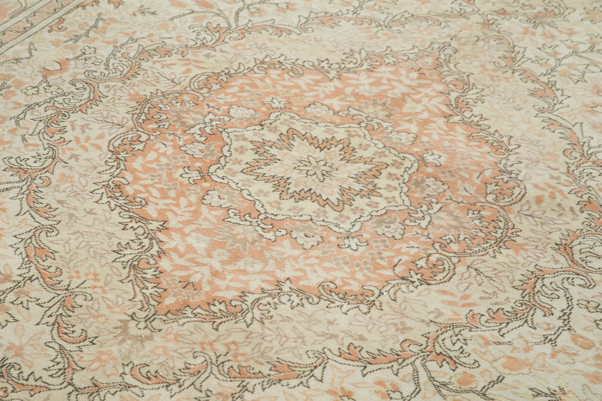 6 x 10 Beige Vintage Rug - 5006