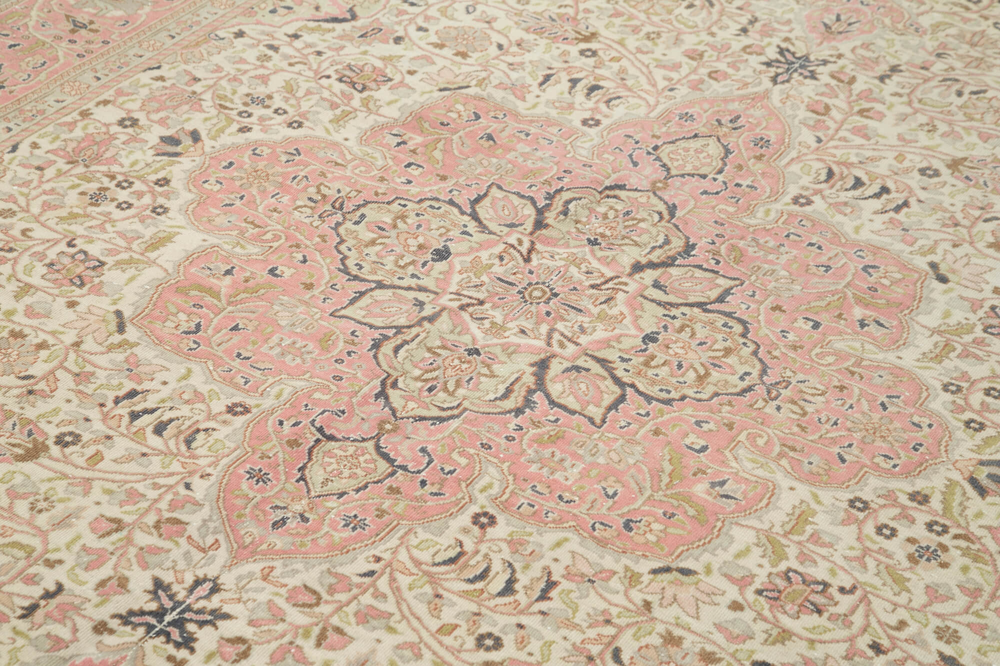 7 x 9 Beige Vintage Rug - 5017