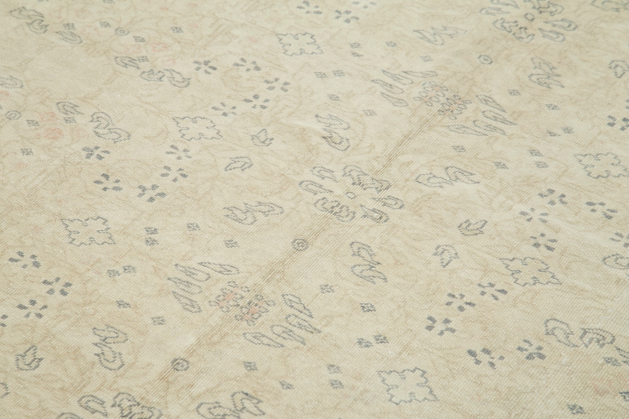 7 x 10 Beige Vintage Rug - 5027