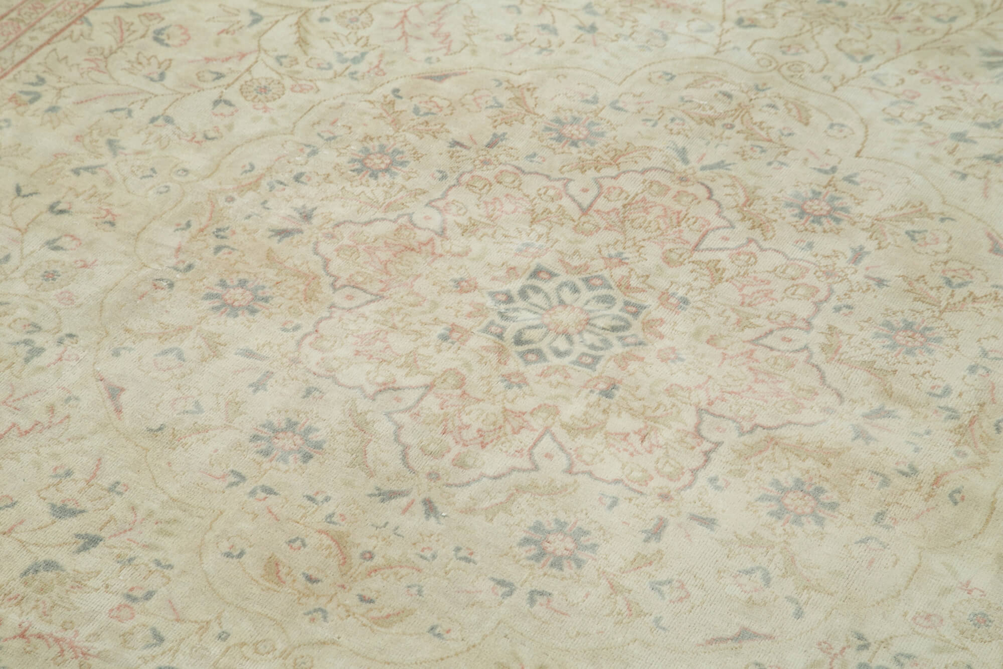 6 x 10 Beige Vintage Rug - 5053