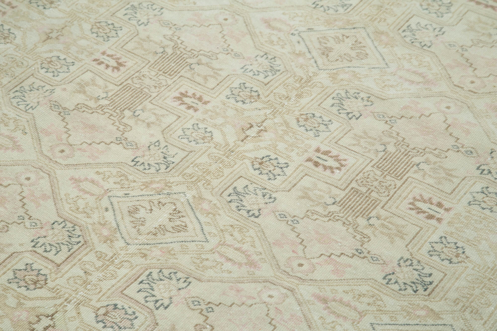 6 x 10 Beige Vintage Rug - 5055