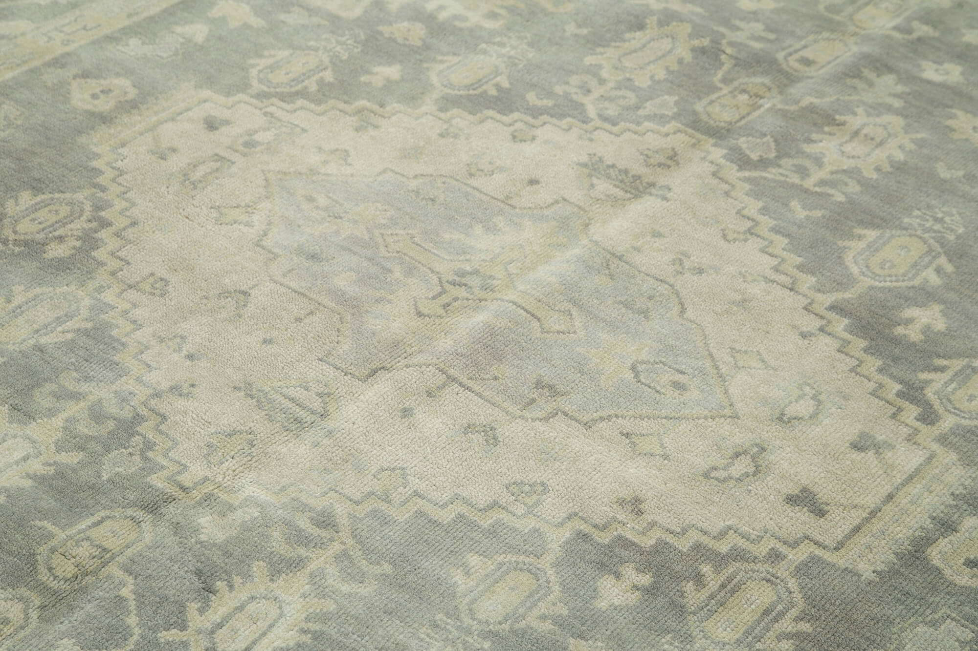 8 x 10 Grey Oushak Rug - 5199