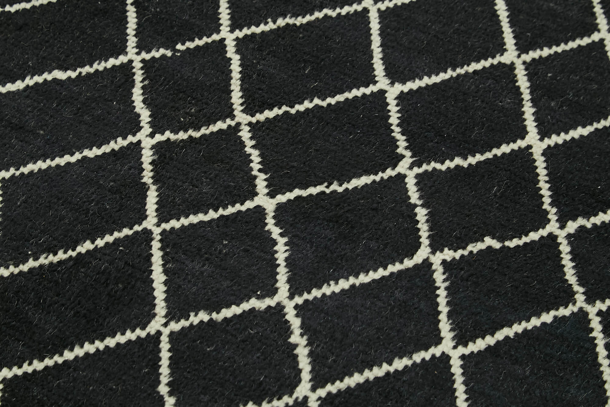 6 x 8 Black Moroccan Rug - 5772