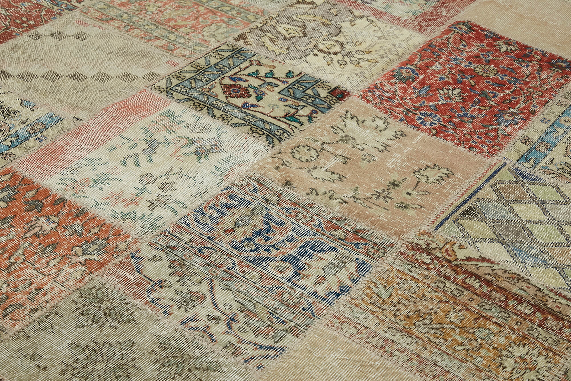 8 x 10 Beige Patchwork Rug - 6932