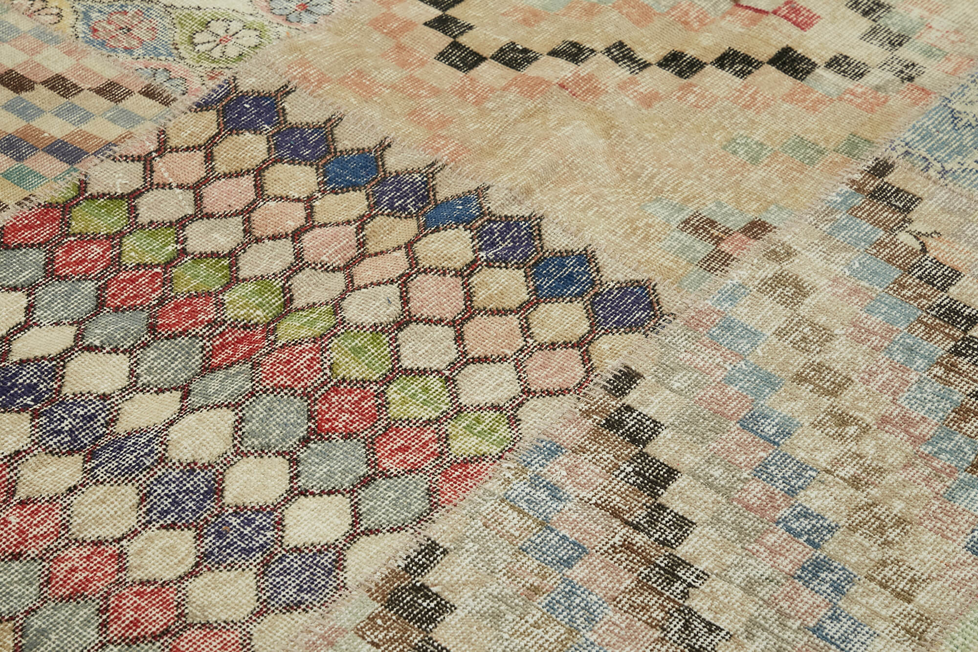 8 x 10 Beige Patchwork Rug - 6933