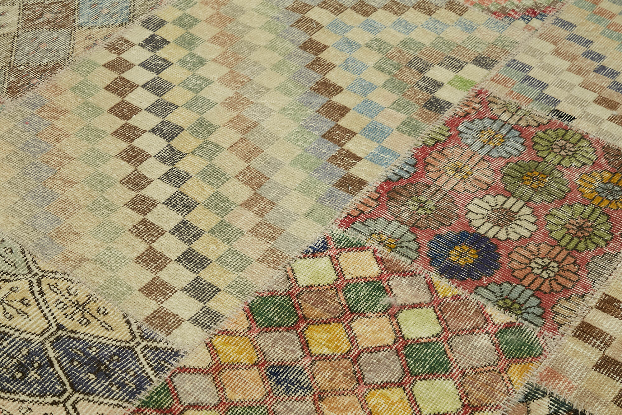 8 x 10 Beige Patchwork Rug - 6934