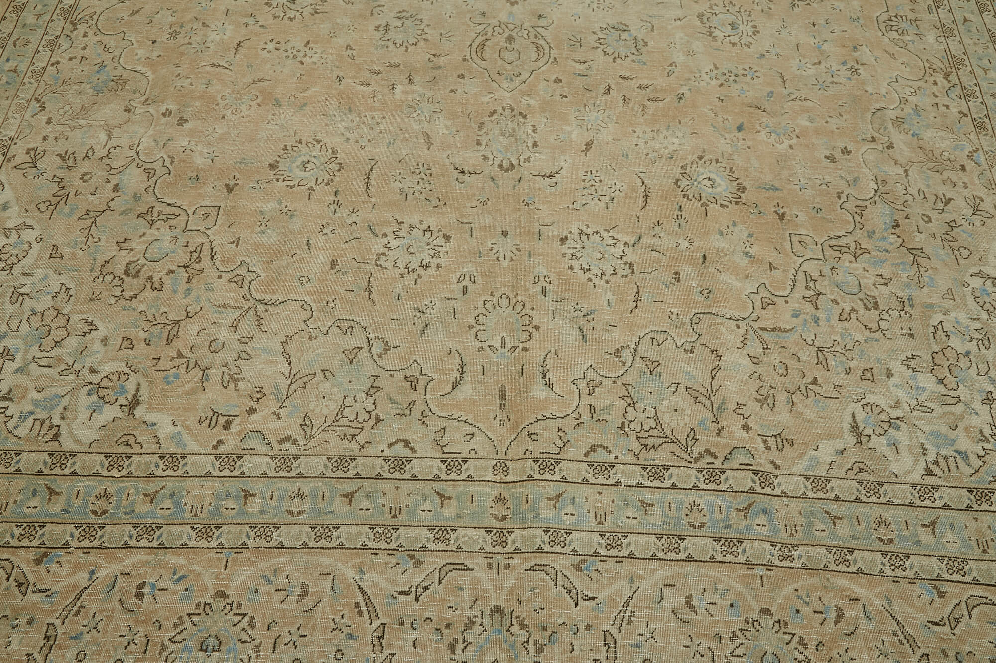 10 x 16 Beige Vintage Large Area Rug - 7057