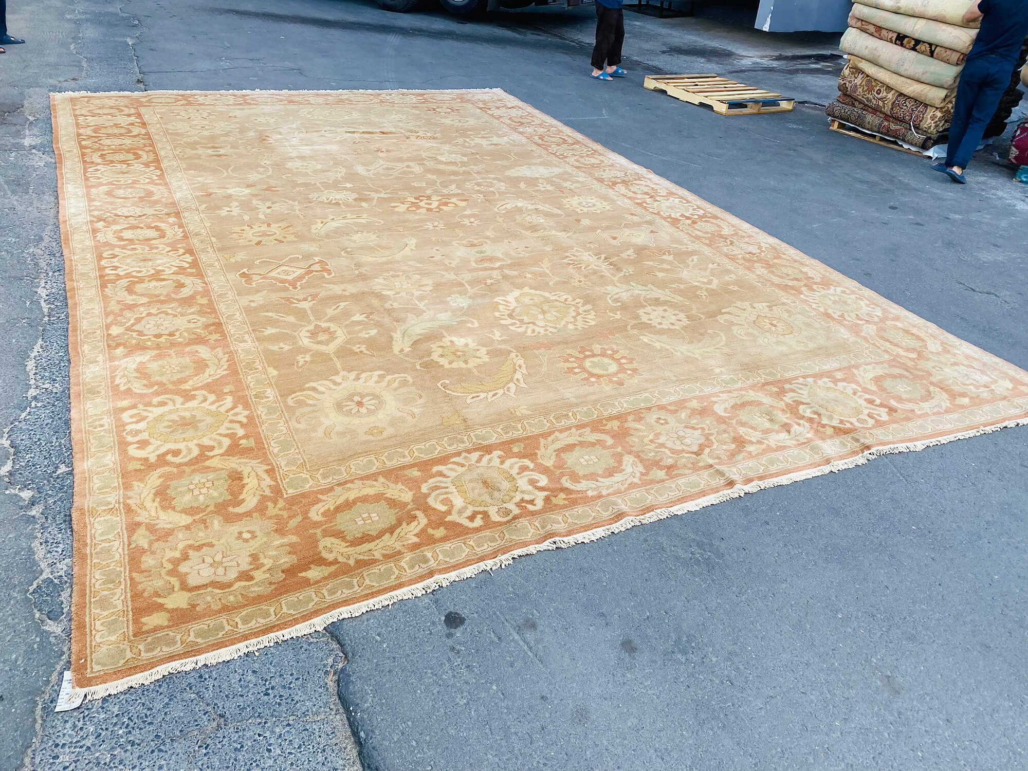 13 x 19 Beige Oushak Rug - 7085