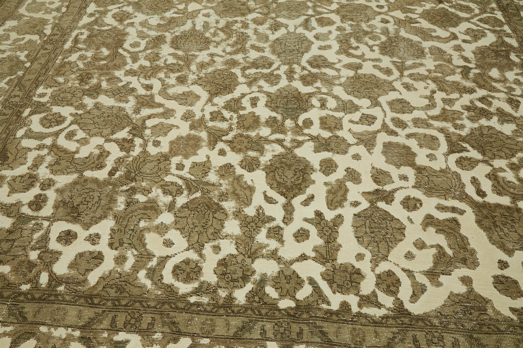 10 x 13 Beige Vintage Large Area Rug - 7344