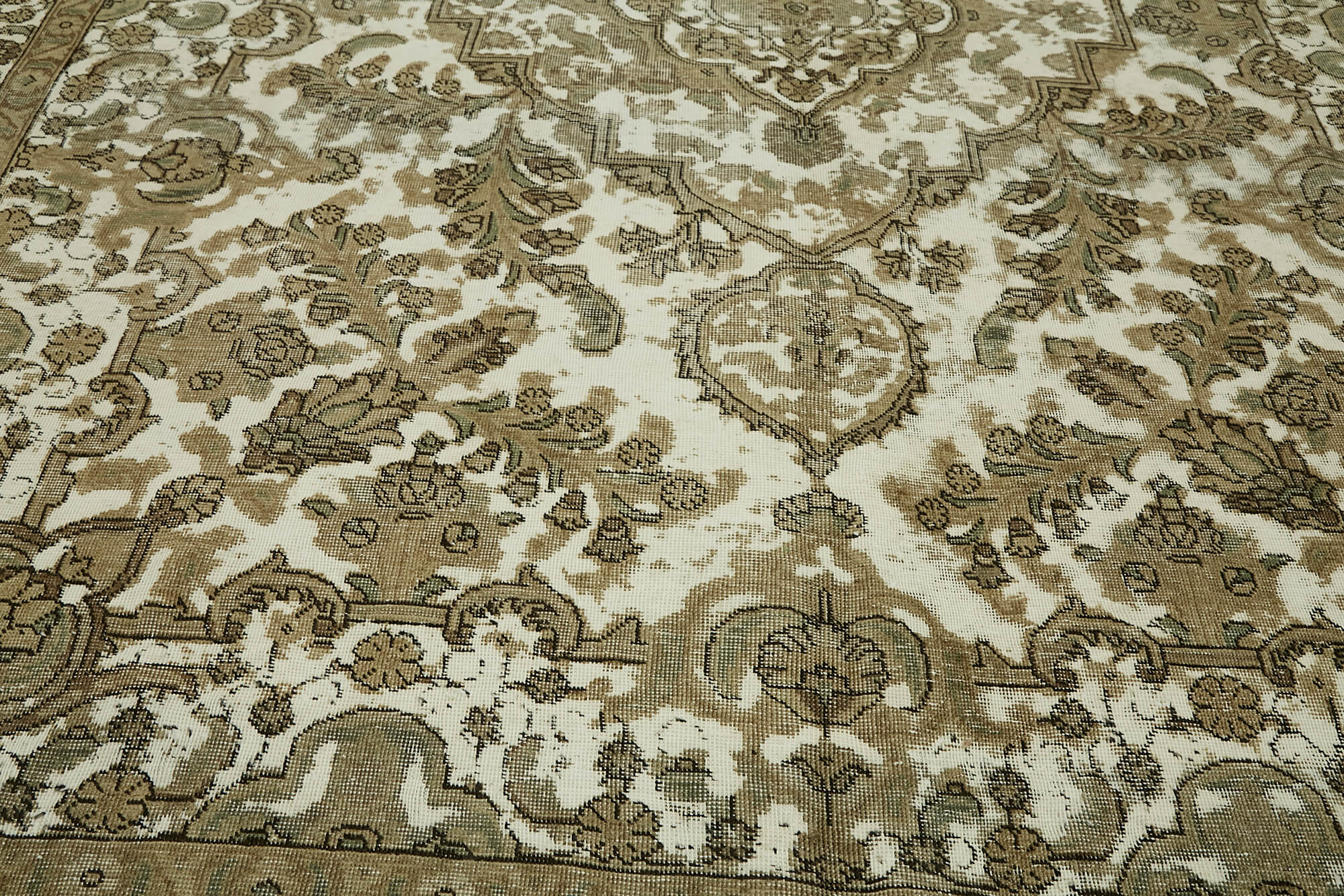 9 x 13 Beige Vintage Large Area Rug - 7345