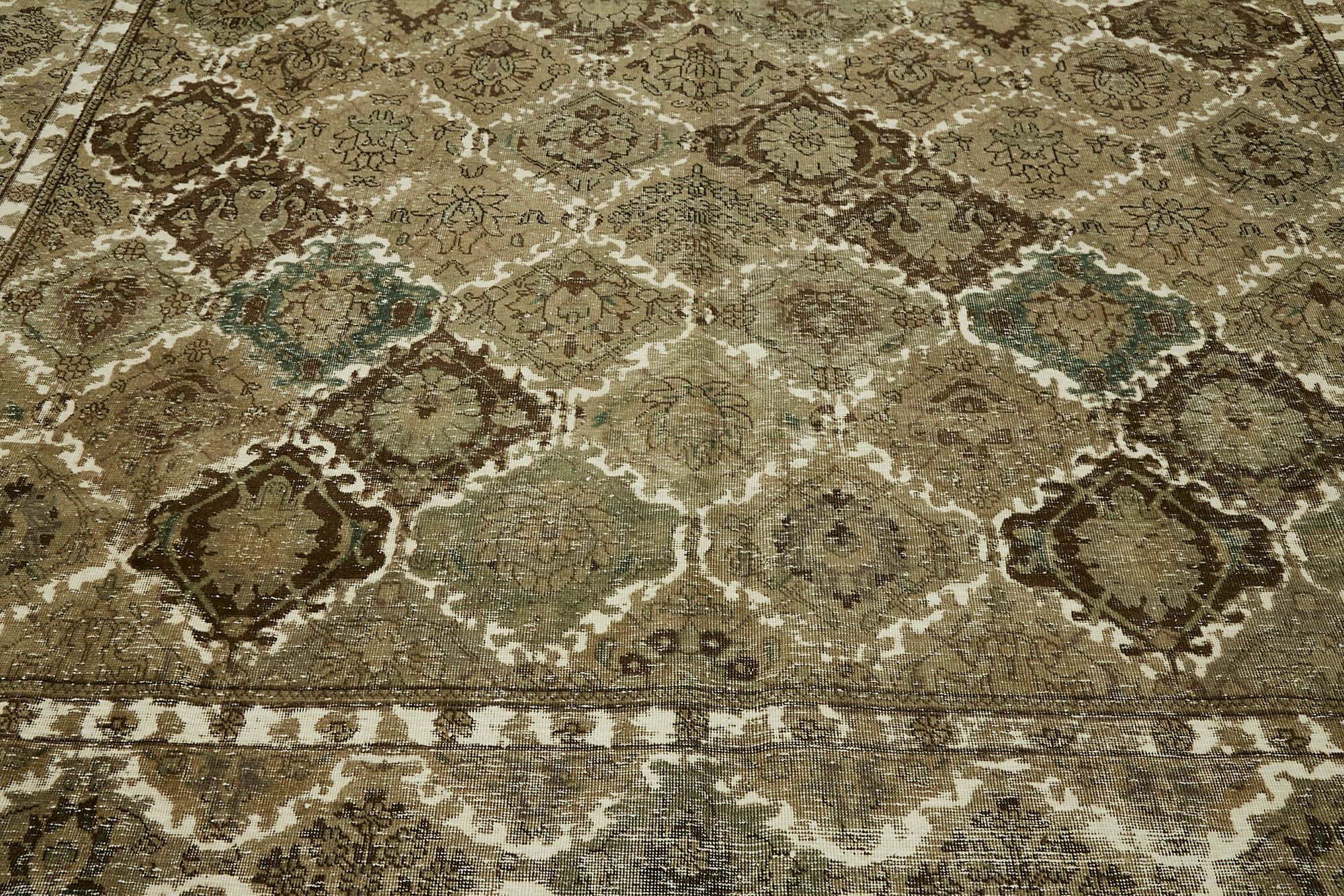 10 x 13 Beige Vintage Large Area Rug - 7347