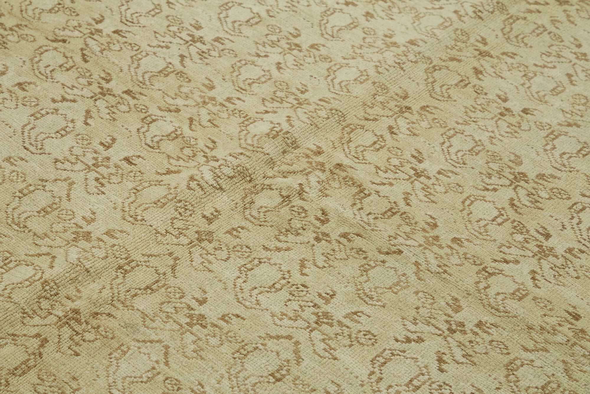 7 x 10 Beige Vintage Large Area Rug - 7421