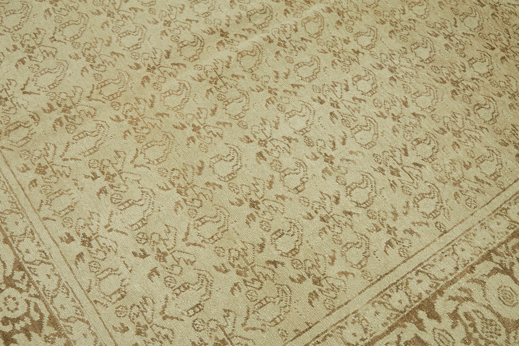 7 x 10 Beige Vintage Large Area Rug - 7421